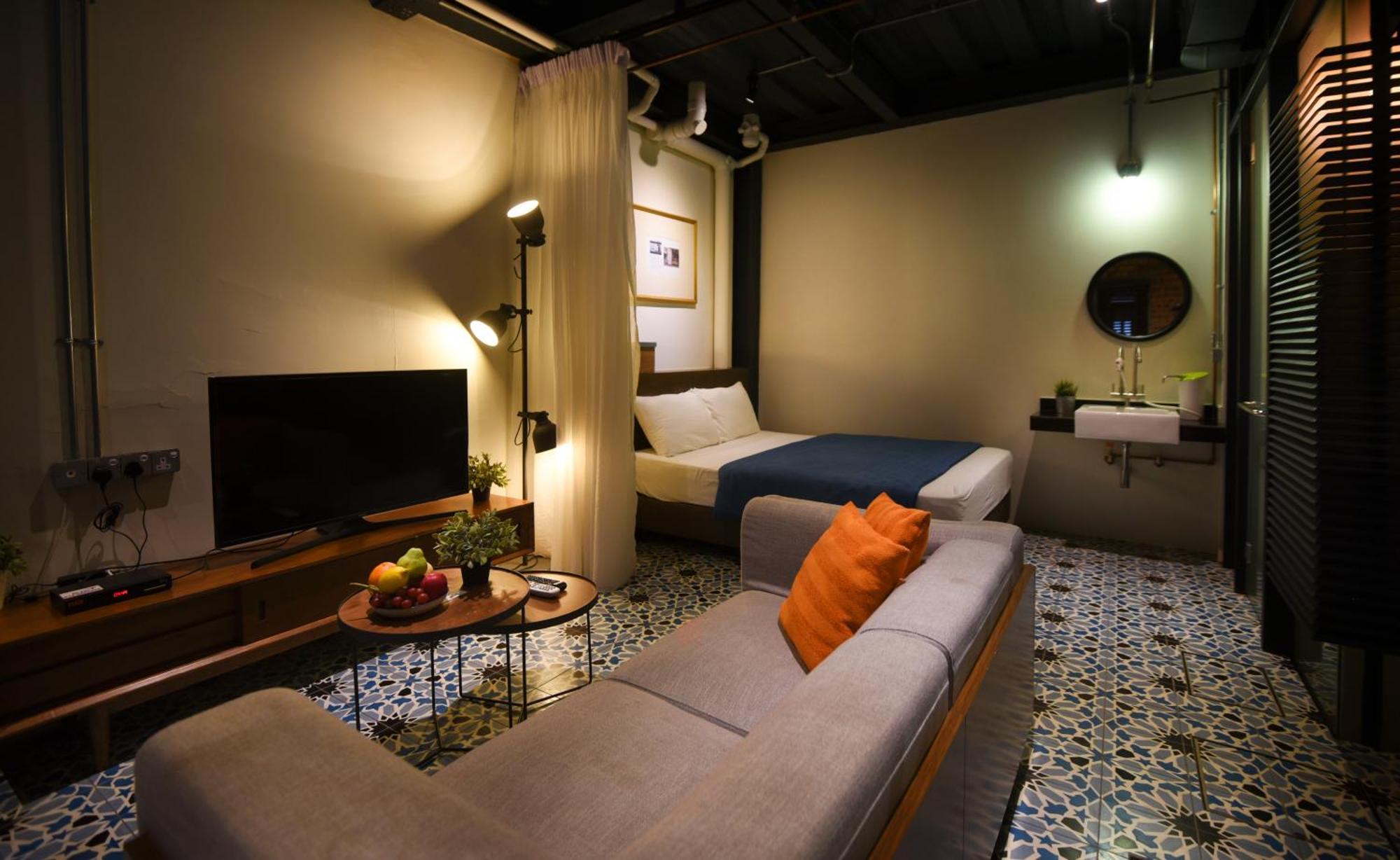 3 Jambatan Steps To Jonker & Riverside Holiday home *