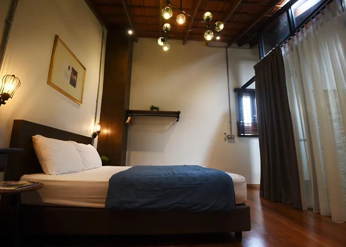 3 Jambatan Steps To Jonker & Riverside