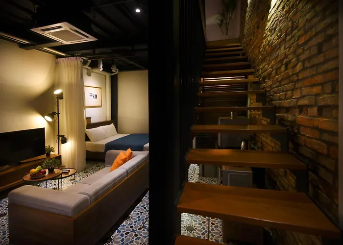 3 Jambatan Steps To Jonker & Riverside