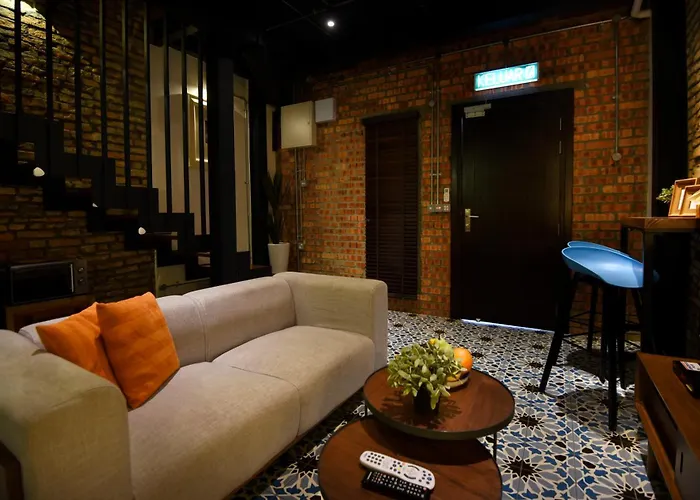3 Jambatan Steps To Jonker & Riverside