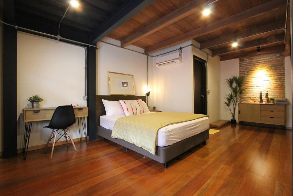 3 Jambatan Steps To Jonker & Riverside Holiday home